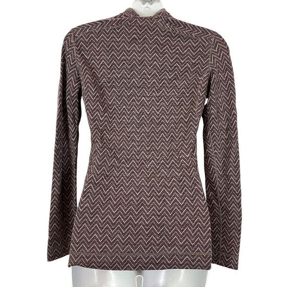 Women's Zigzag Pattern Sweater - Black and White - Picture 14 of 16